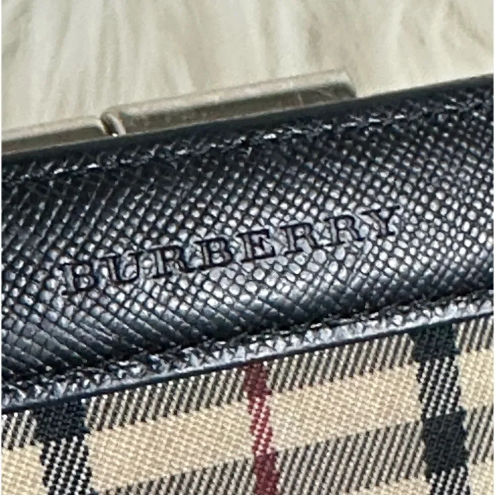 💯Authentic Burberry Short Wallet 🍀
